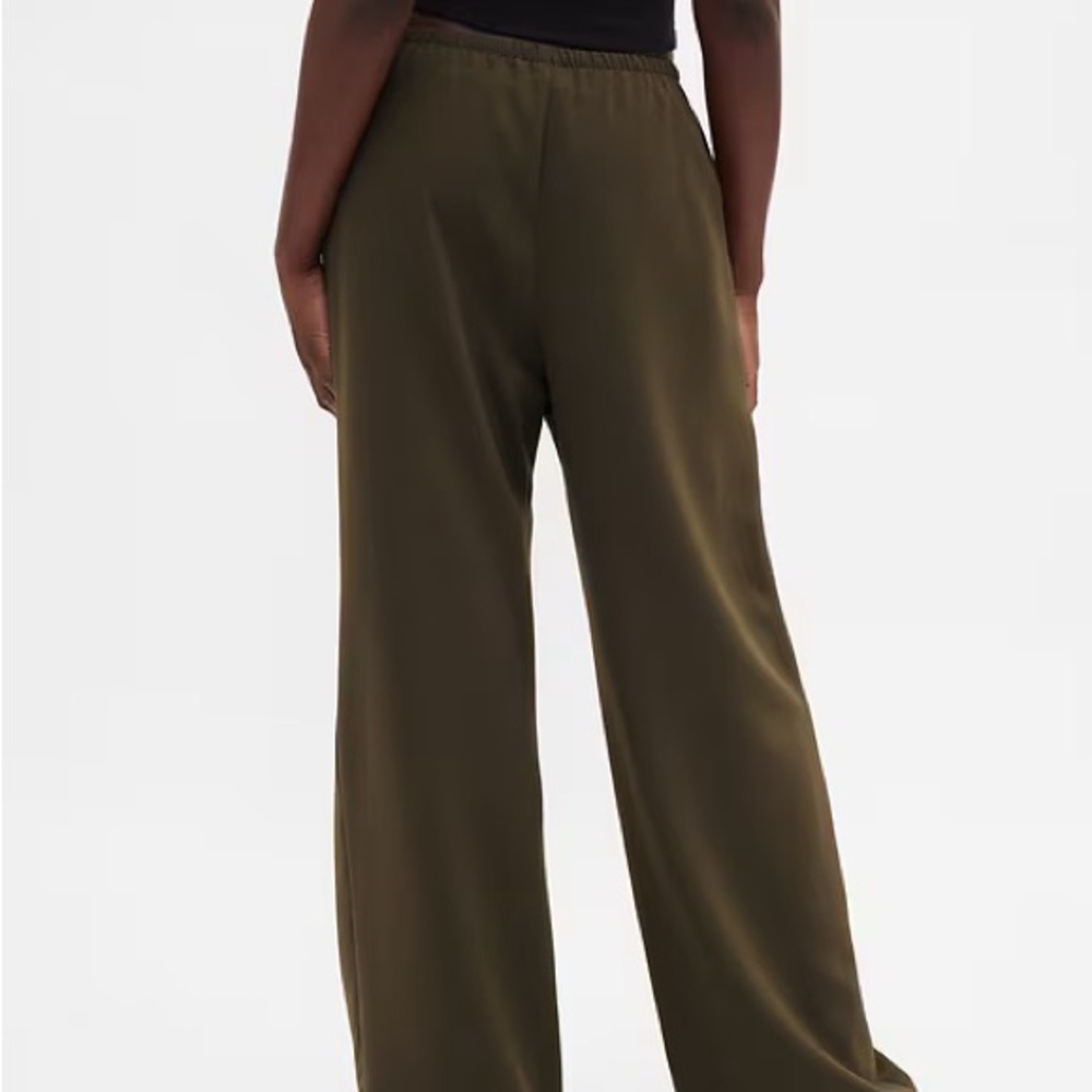 GAP Wide Leg Pull-On Pants in Olive